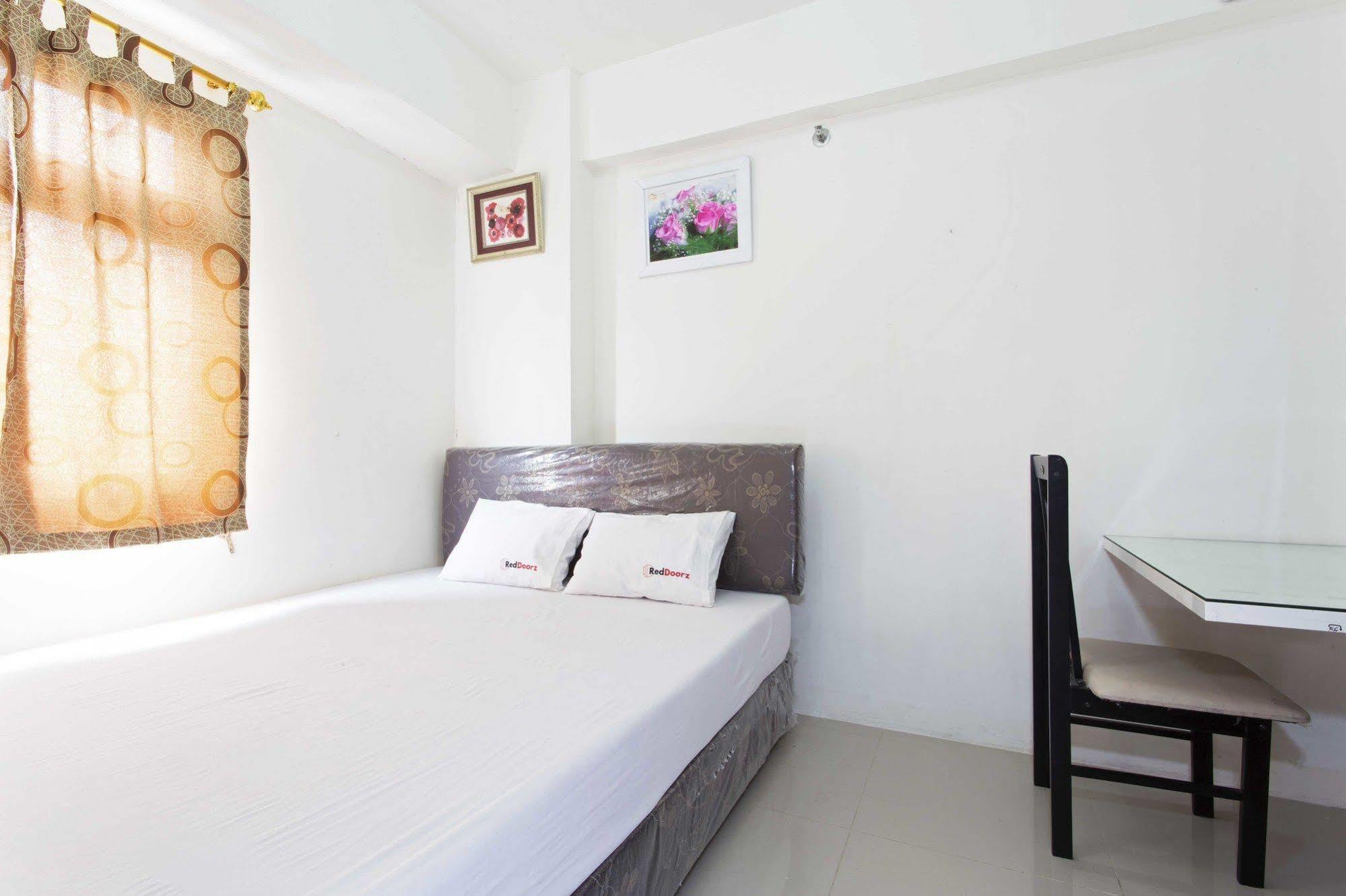 Reddoorz Apartment @ Green Pramuka Jakarta Eksteriør bilde