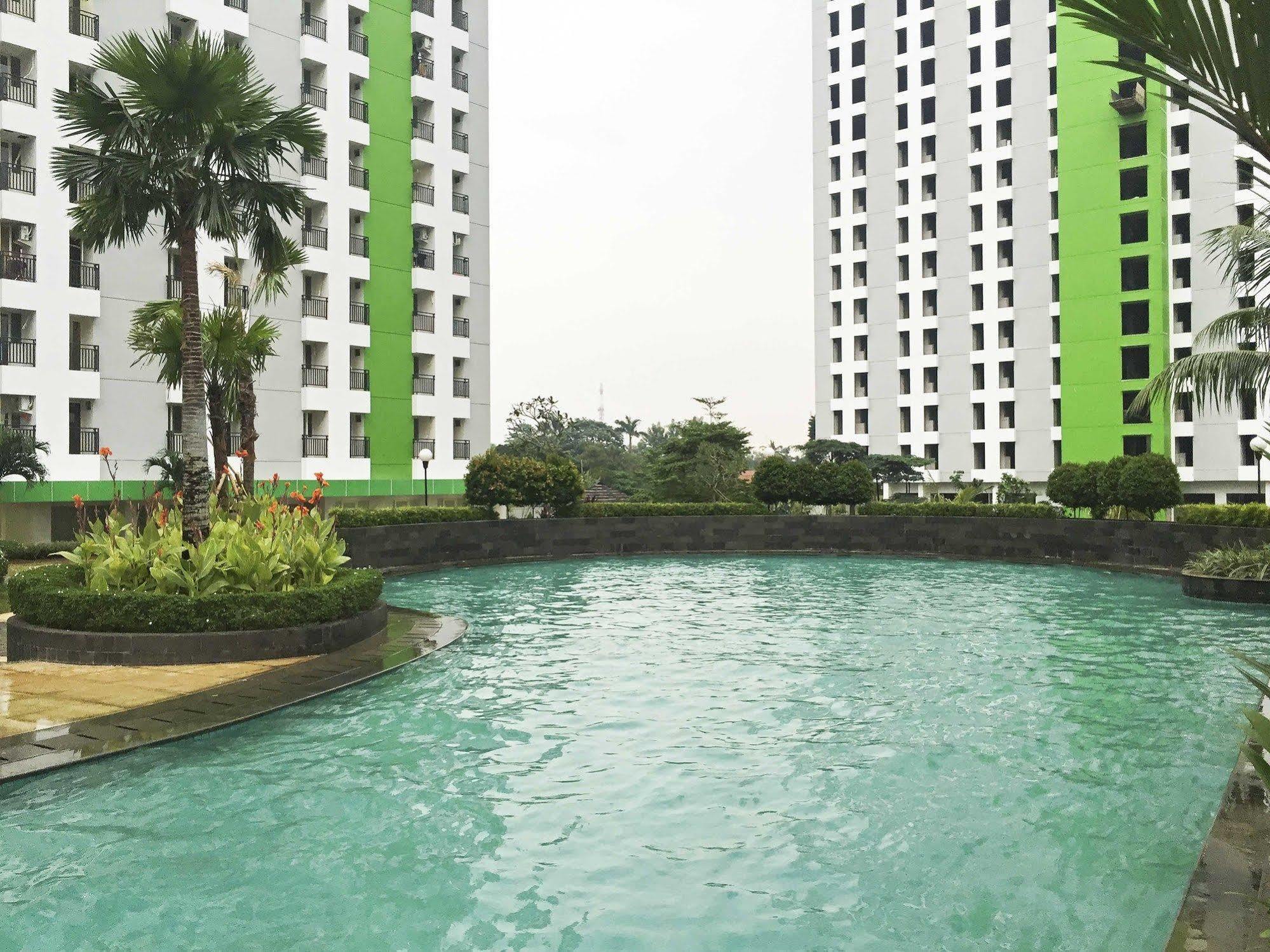 Reddoorz Apartment @ Green Pramuka Jakarta Eksteriør bilde
