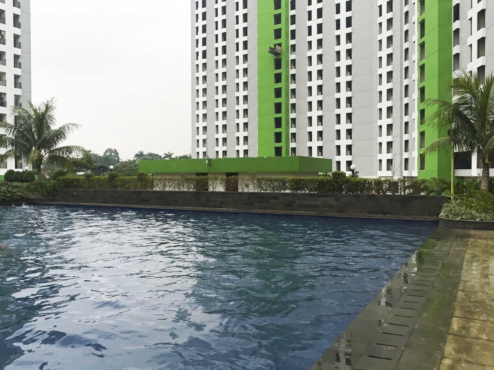 Reddoorz Apartment @ Green Pramuka Jakarta Eksteriør bilde