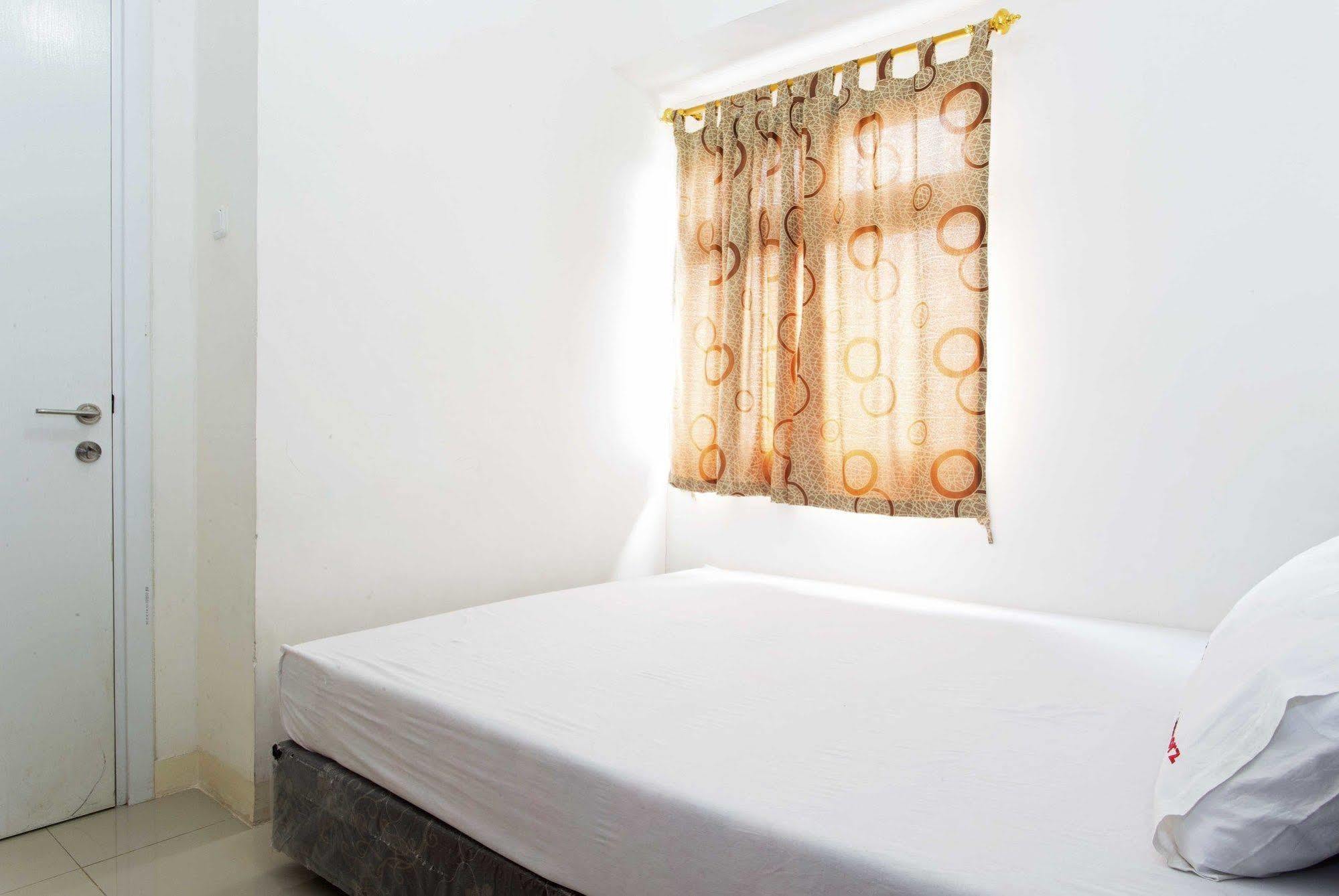 Reddoorz Apartment @ Green Pramuka Jakarta Eksteriør bilde