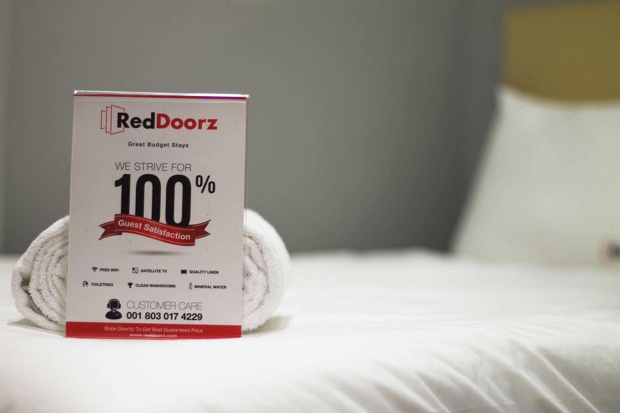 Reddoorz Apartment @ Green Pramuka Jakarta Eksteriør bilde