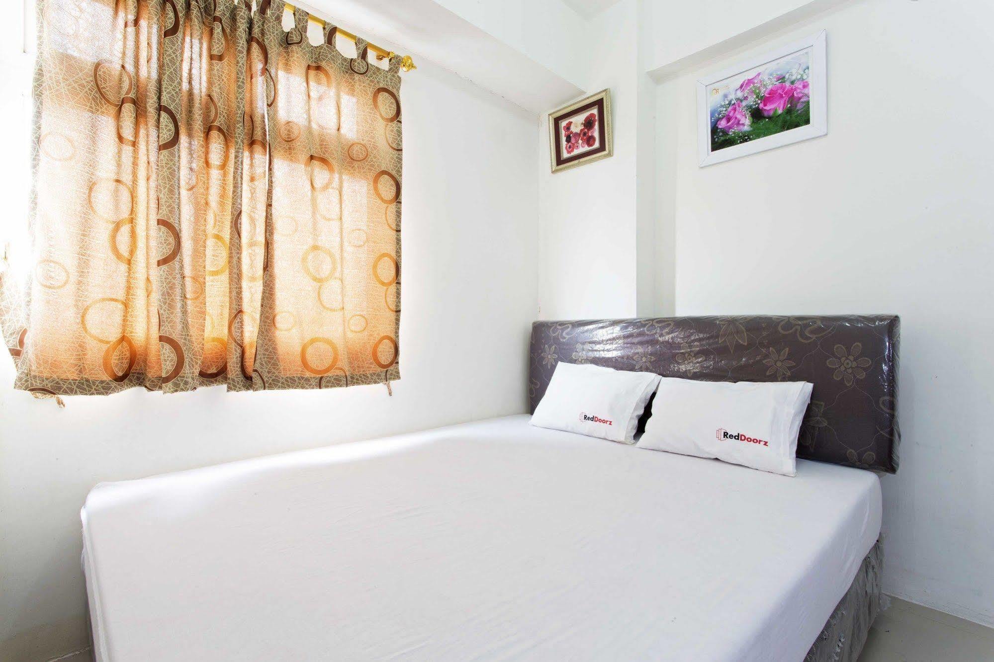 Reddoorz Apartment @ Green Pramuka Jakarta Eksteriør bilde