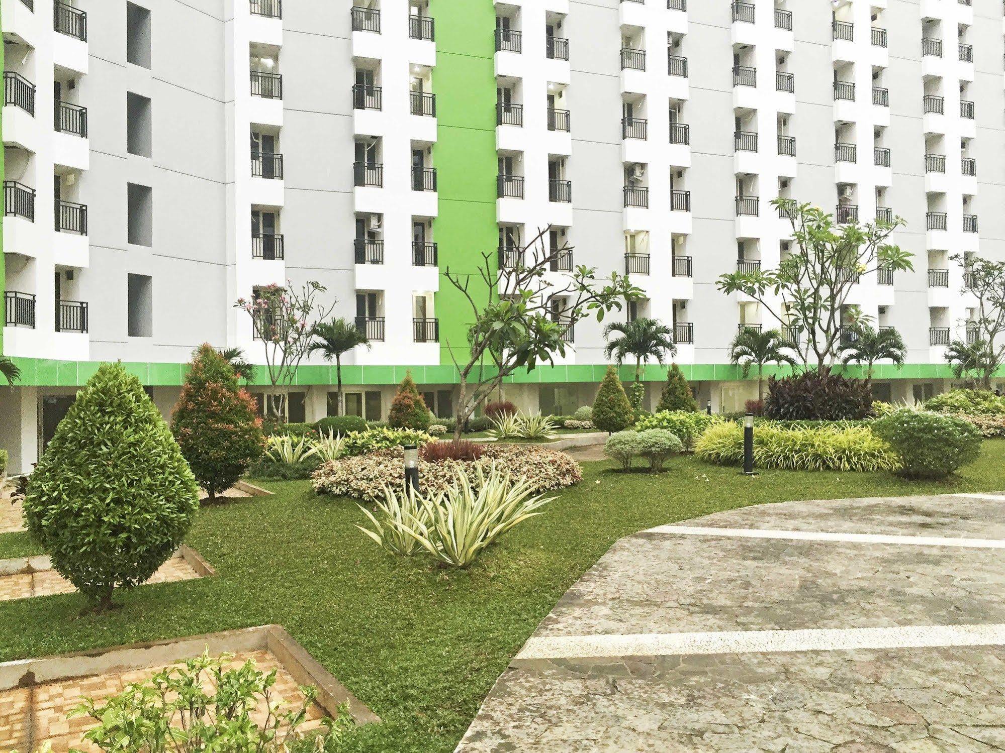 Reddoorz Apartment @ Green Pramuka Jakarta Eksteriør bilde