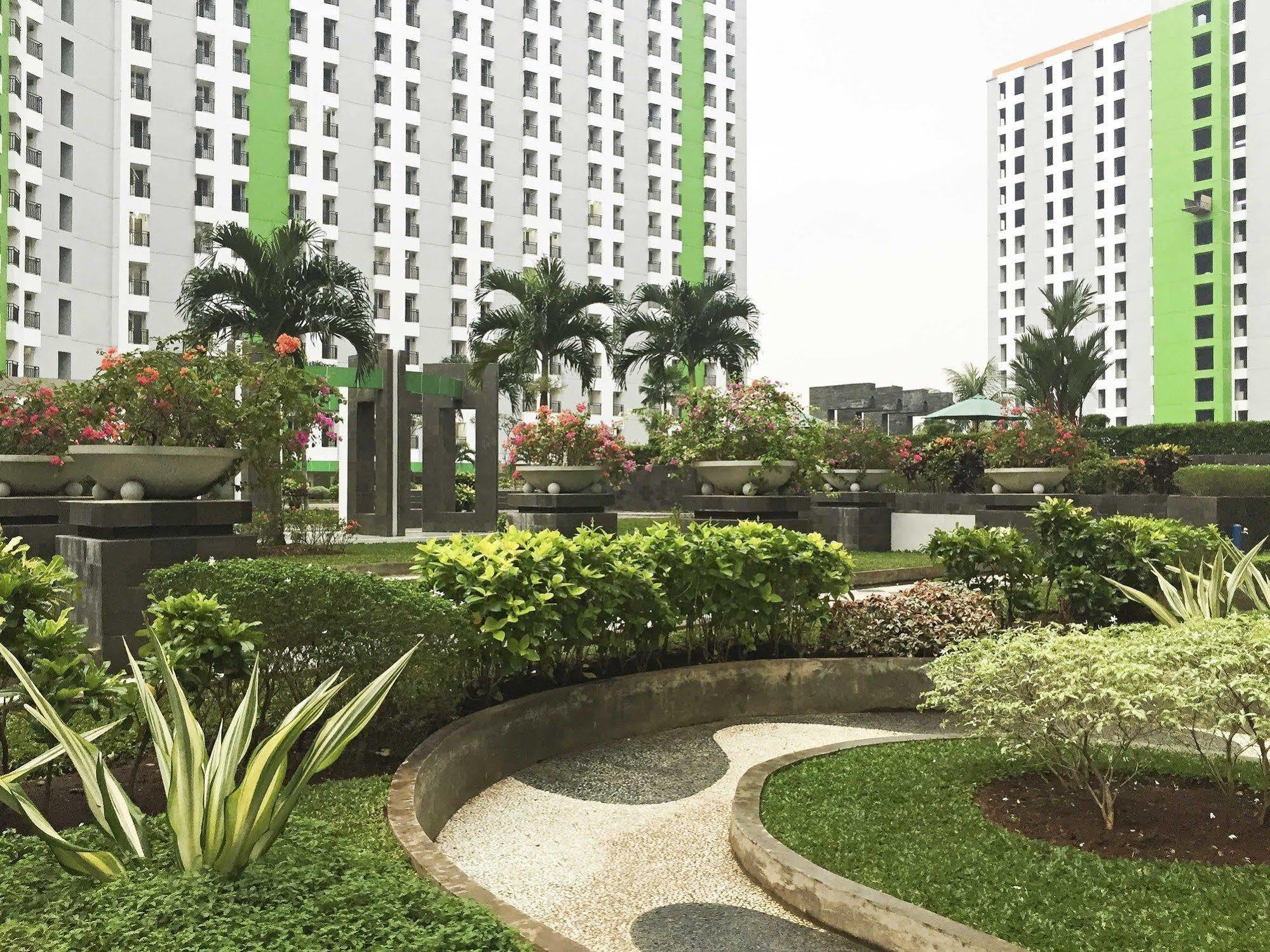 Reddoorz Apartment @ Green Pramuka Jakarta Eksteriør bilde
